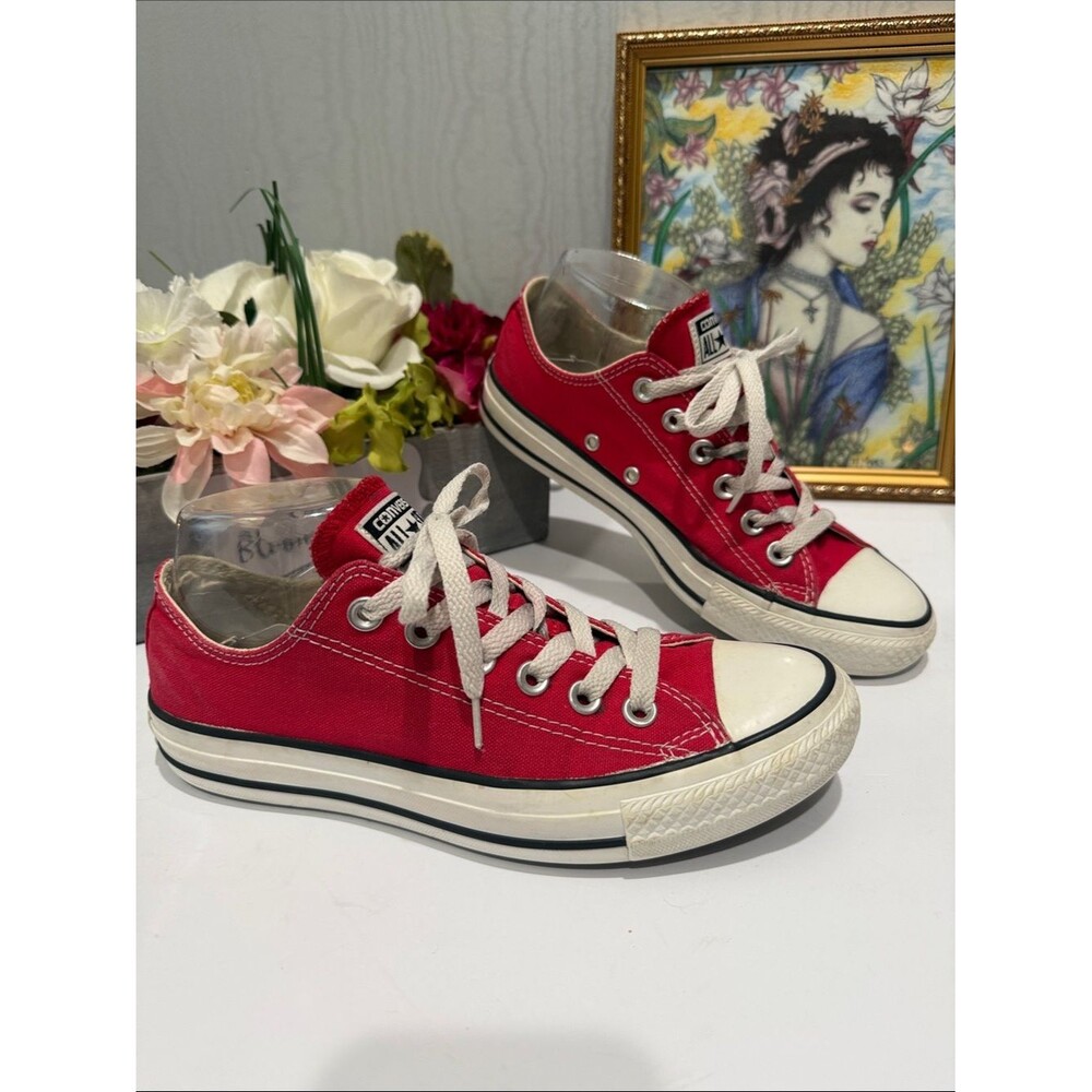 Converse All-Stars Low-Tops Red Women’s Sz 7 Men’s Sz 5 Streetwear Skater Indie